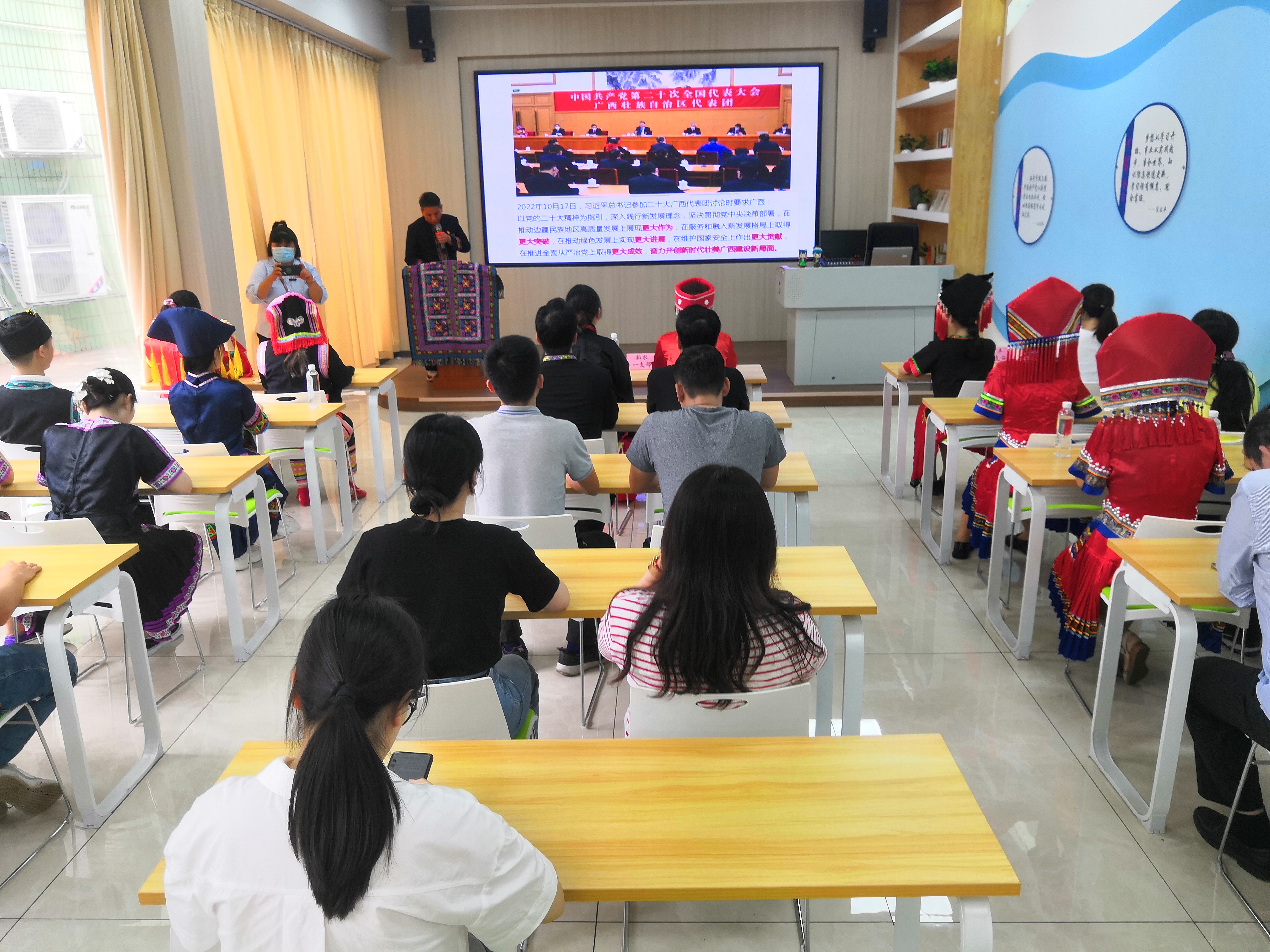 滾鐵環(huán)、拋繡球、同唱民族團(tuán)結(jié)歌……市排水公司第一黨支部同慶“三月三”主題黨日活動(dòng)精彩紛呈